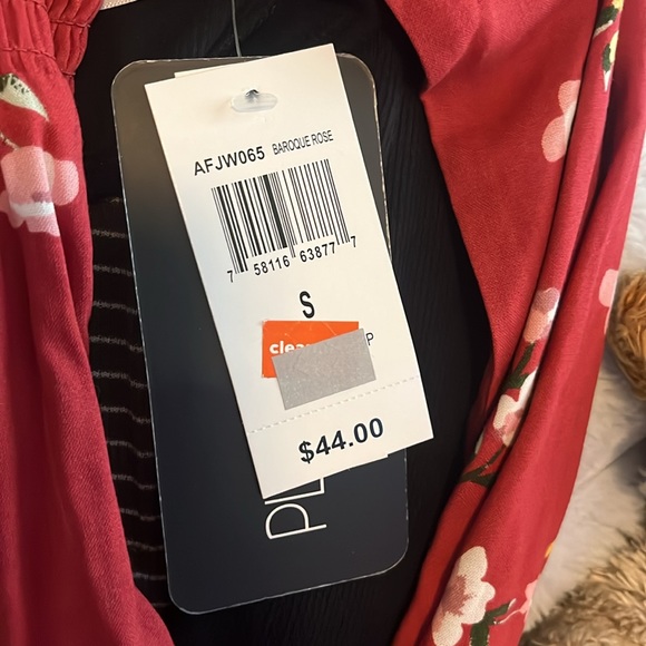 floral top - Picture 2 of 2